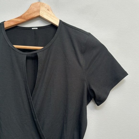 2019 Lululemon Black Short Sleeve Front Wrap Round Trip Shirt Size 4 - Picture 4 of 6